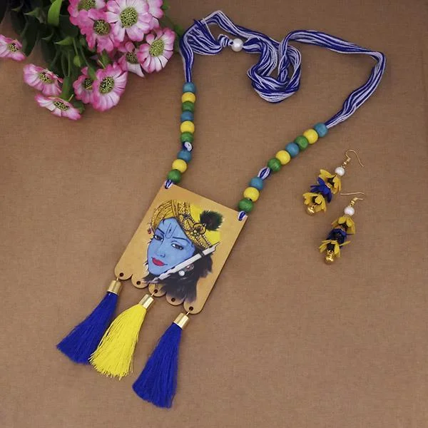 Colorful Stone Necklaces-Urthn Lord Krishna Digital Printed Wooden Thread Necklace Set -1114103