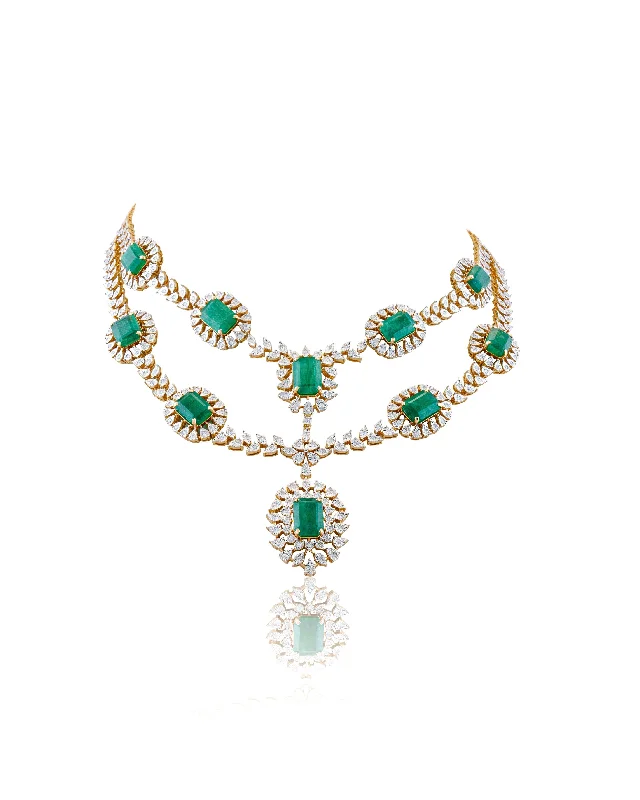 Classic Gold Pendant Necklaces-Tithira Diamond Necklace