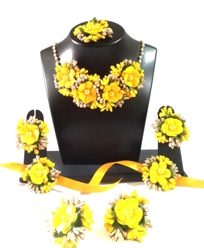 Chunky Statement Necklaces-Kavya's Kreation Flower Necklace Set for Haldi Ceremony / Baby Shower