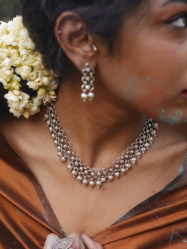 Dainty Pearl Necklaces-Divyesh Necklace