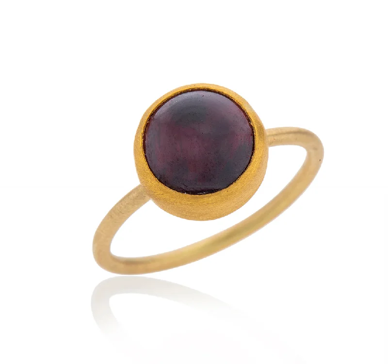 Elegant Gold Rings-Garnet Zone Ring